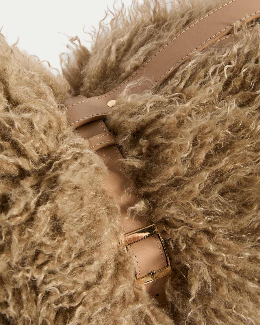 Akla green faux-fur blanket 130 x 170cm