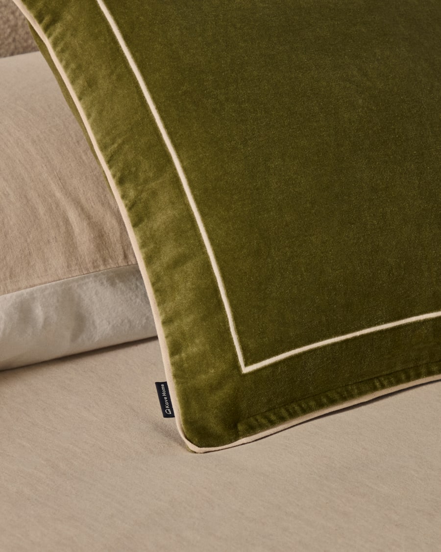 Housse de coussin Tivani en velours vert brodé avec liseré contrasté 45 x 45 cm