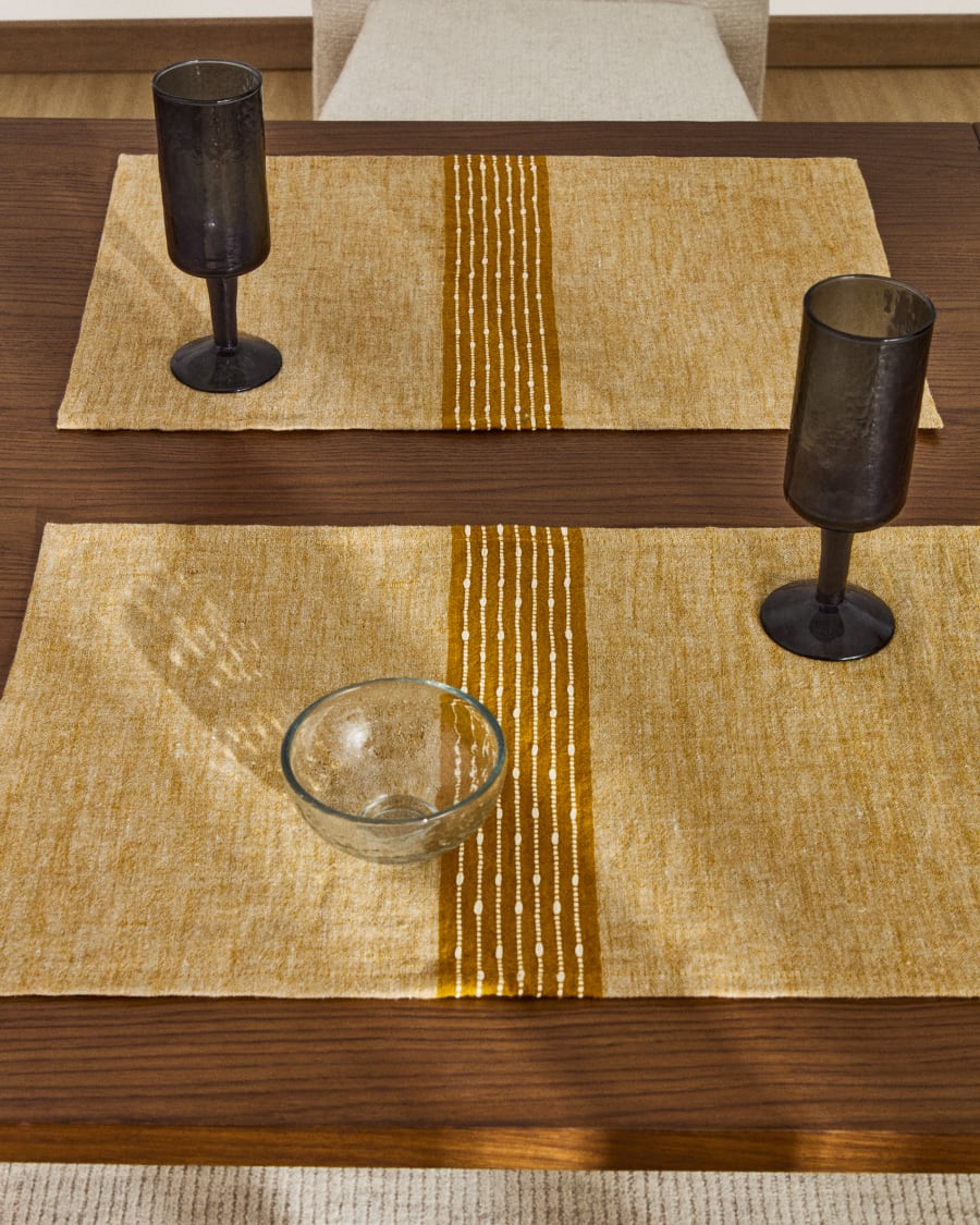 Set Calena di 2 tovagliette in jacquard di lino con riga centrale senape 35 x 50 cm