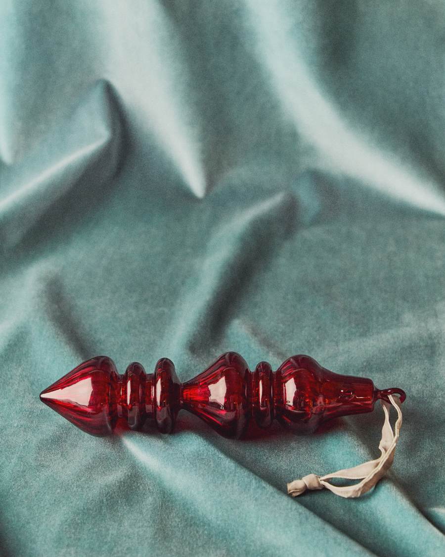 Lioren set of 2 red recycled glass hanging ornaments 21 cm