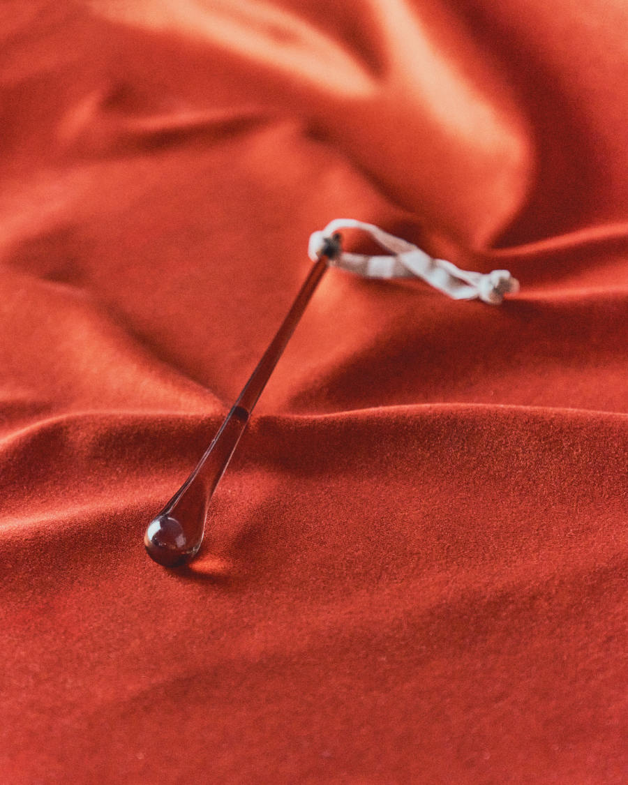 Set Alsenia di 2 ornamenti da appendere in vetro riciclato marrone 26 cm