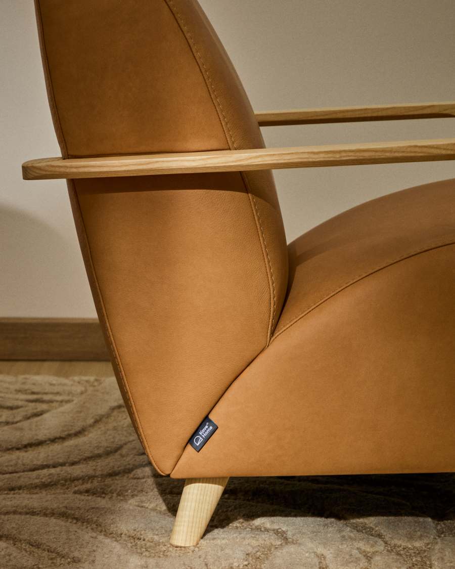 Meghan armchair in brown leather and solid ash wood with natural-coloured finish FSC Mix Credit