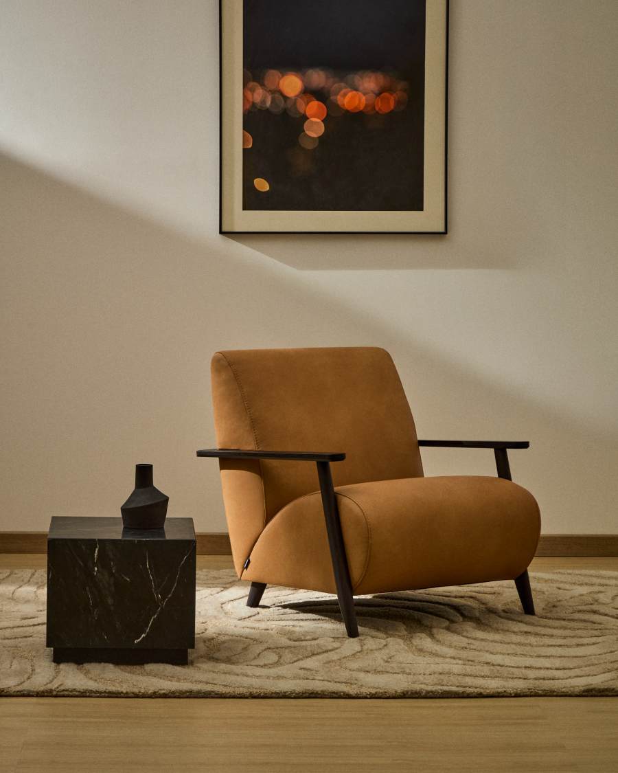 Meghan armchair in brown leather and solid ash wood with wenge-coloured finish FSC Mix Credit