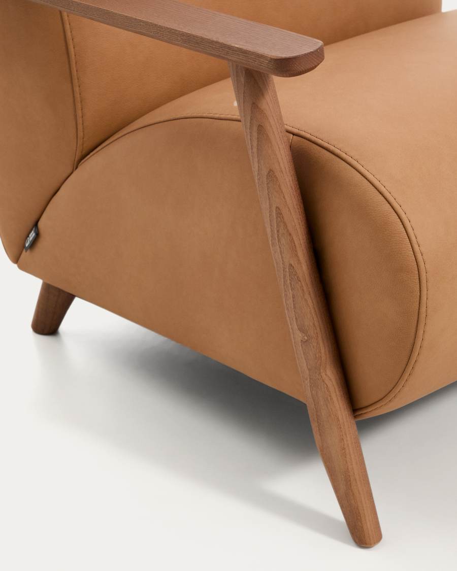 Meghan armchair in brown leather and solid ash wood with walnut-coloured finish FSC Mix Credit