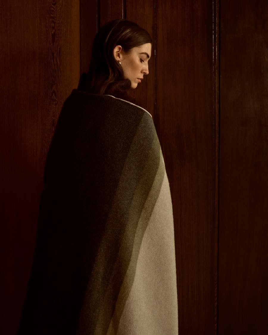 Voreni green recycled wool blanket with fringing 130 x 170cm