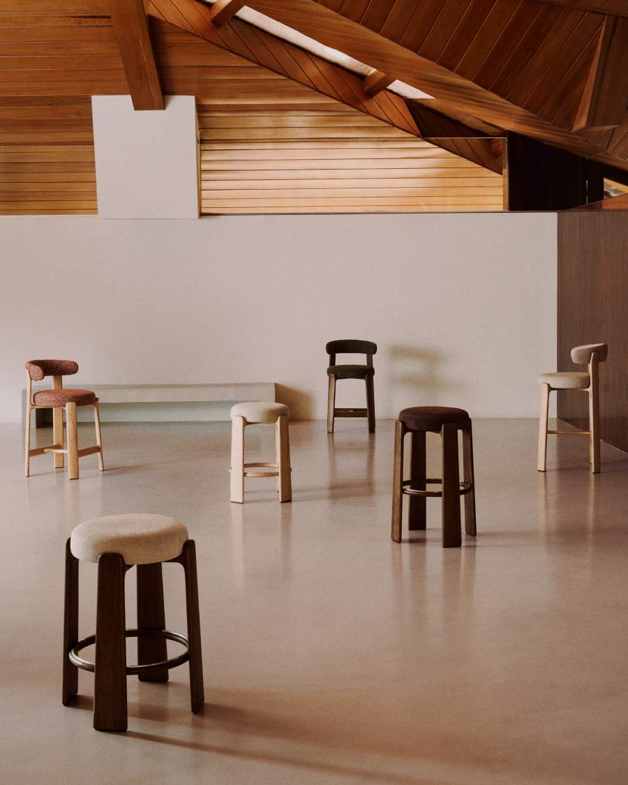 Granite stool in beige chenille and solid ash wood with walnut-coloured finish FSC 100% 65cm