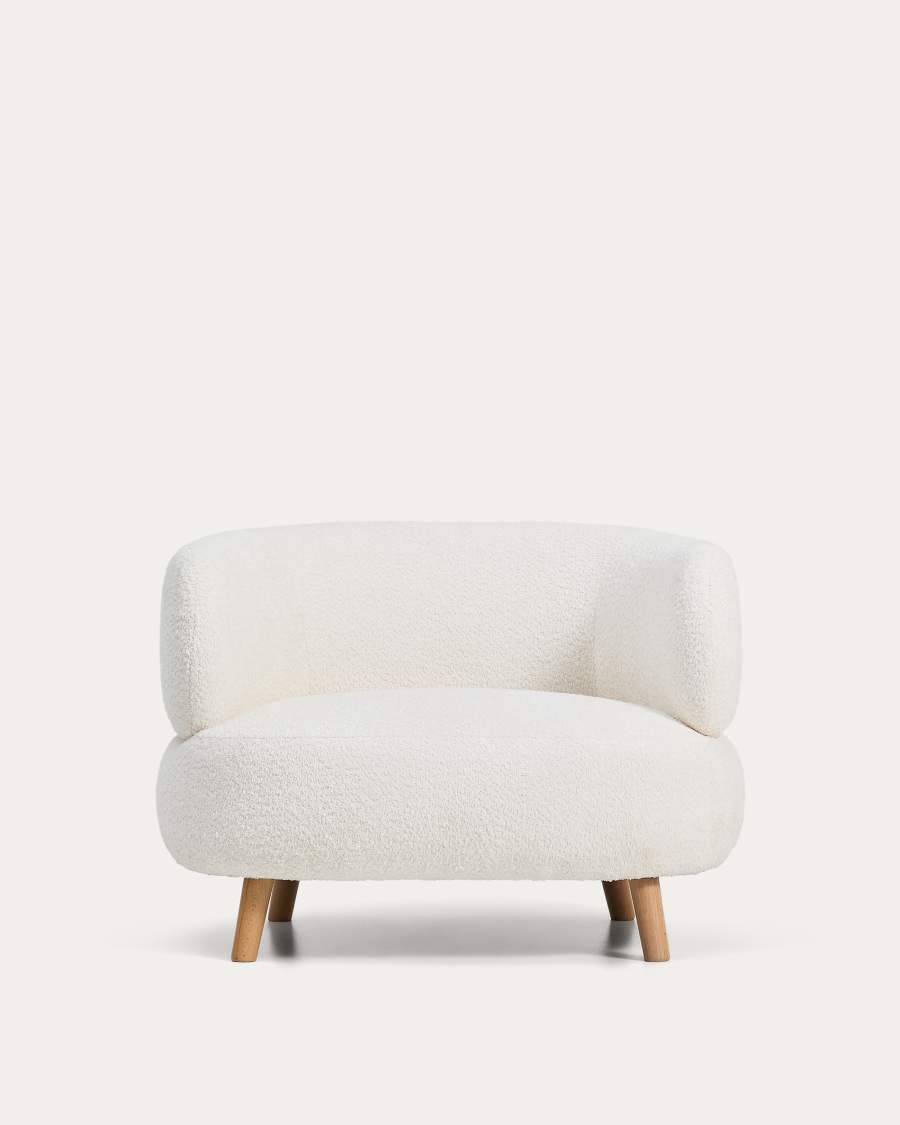 Sessel Luisa in ecrufarbenem, schwer entflammbarem Lammfellimitat mit Beinen aus massivem Buchenholz, 90 cm