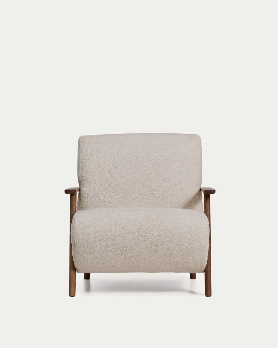 Sessel Meghan in beigem, schwer entflammbarem Lammfellimitat mit massivem Eschenholz mit Nussbaum-Finish, FSC Mix Credit