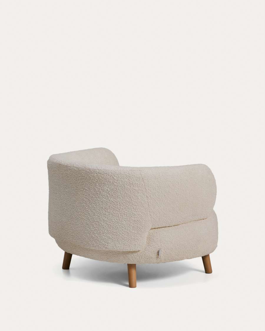 Sessel Luisa in beigem, schwer entflammbarem Lammfellimitat mit Beinen aus massivem Buchenholz, 90 cm