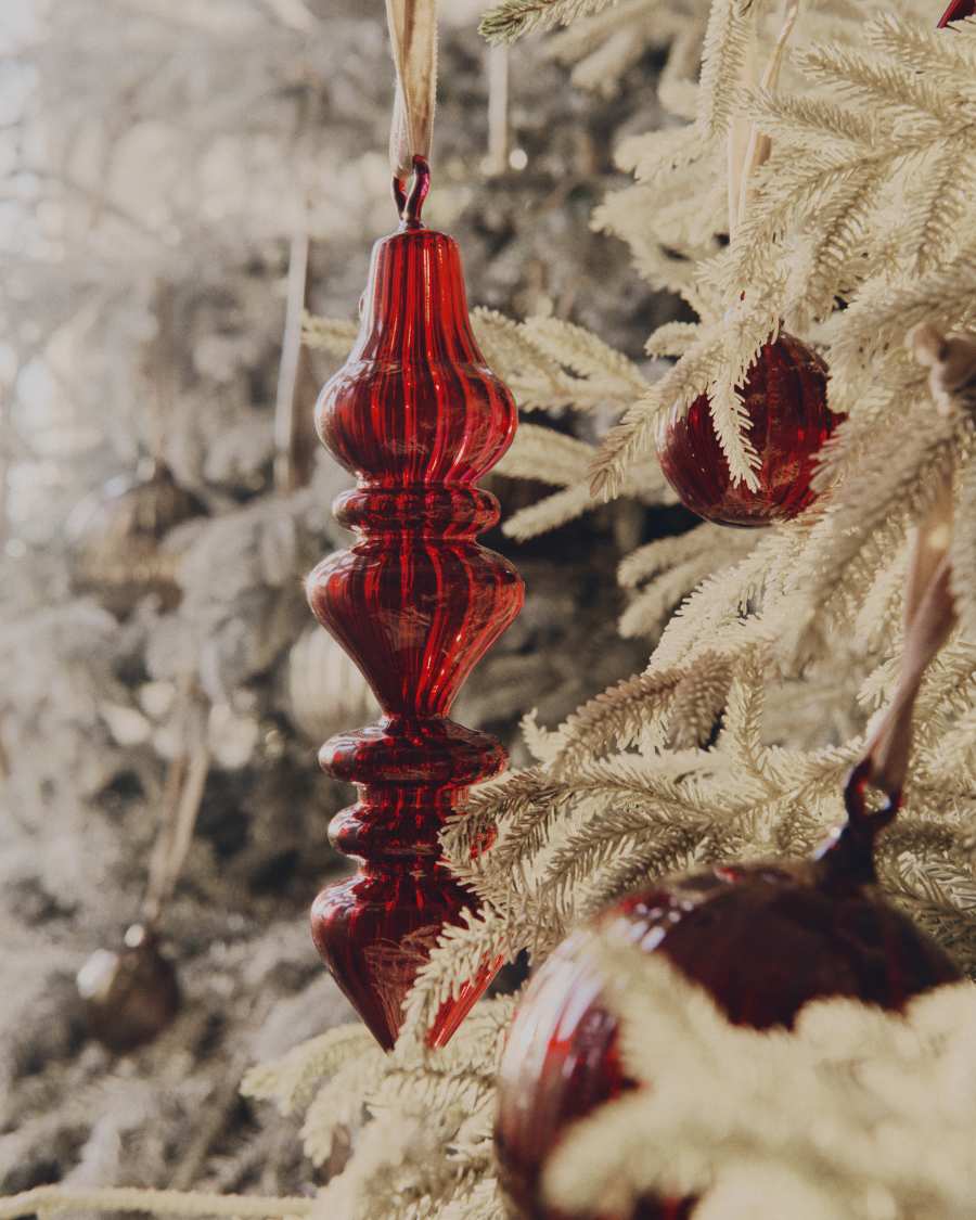 Lioren set of 2 red recycled glass hanging ornaments 21 cm