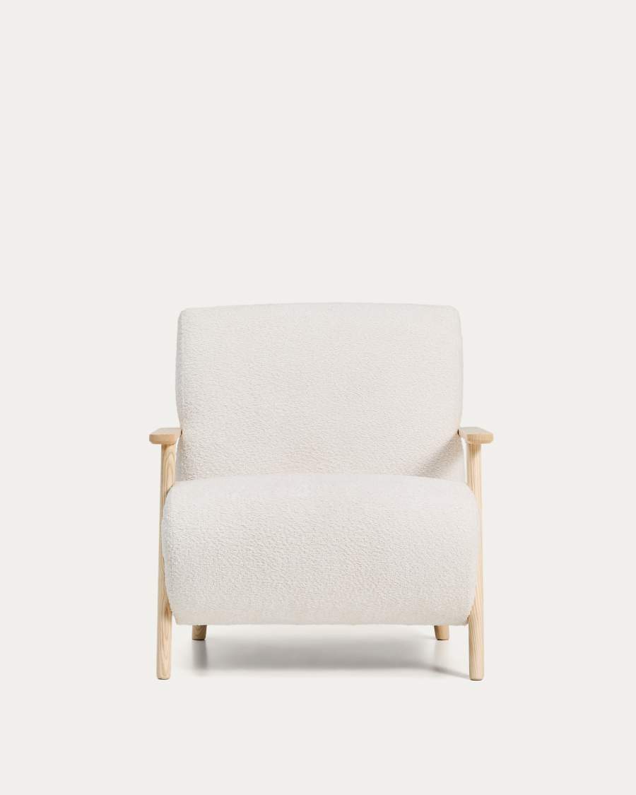 Sessel Meghan in ecrufarbenem, schwer entflammbarem Lammfellimitat mit massivem Eschenholz mit naturfarbenem Finish, FSC Mix Credit