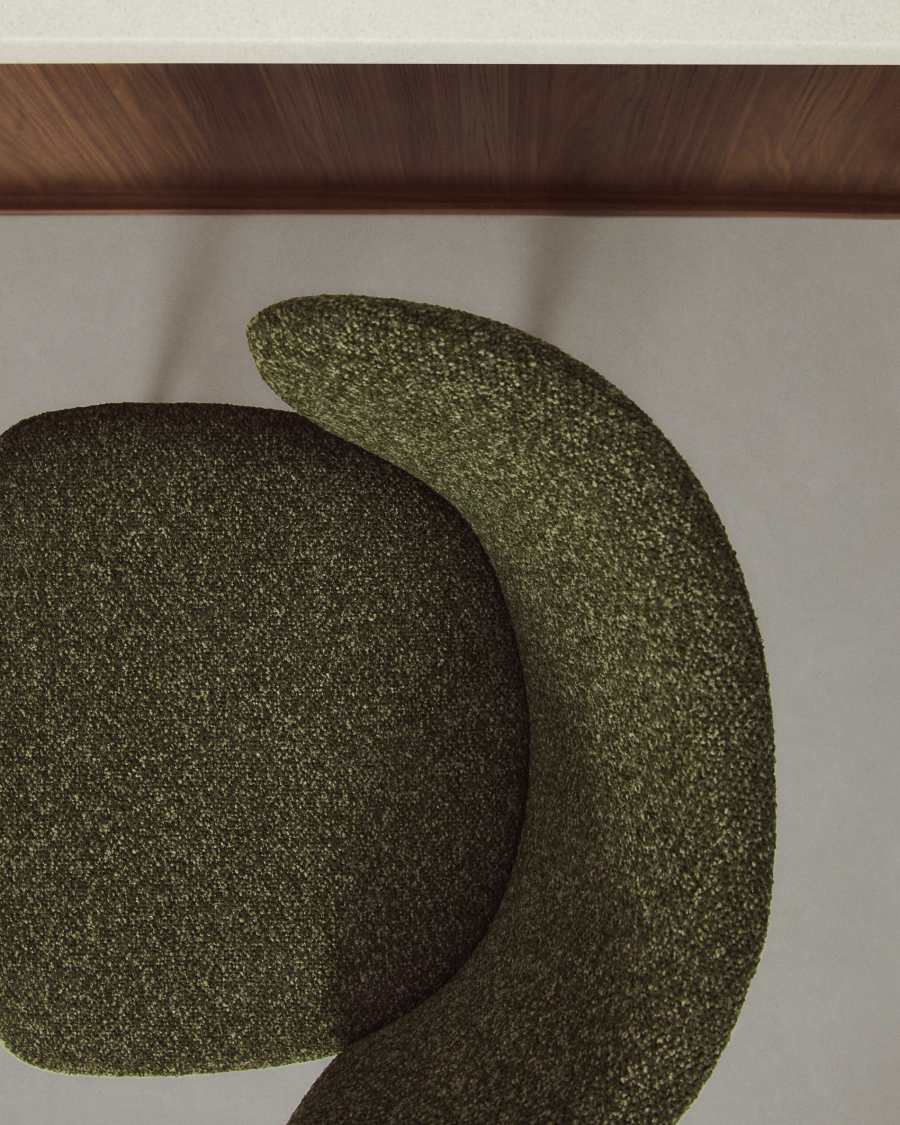 Tamboret Ciselia de xenilla gruixuda verd fosc i potes de fusta massissa de freixe amb acabat to noguera FSC Mix Credit 65 cm