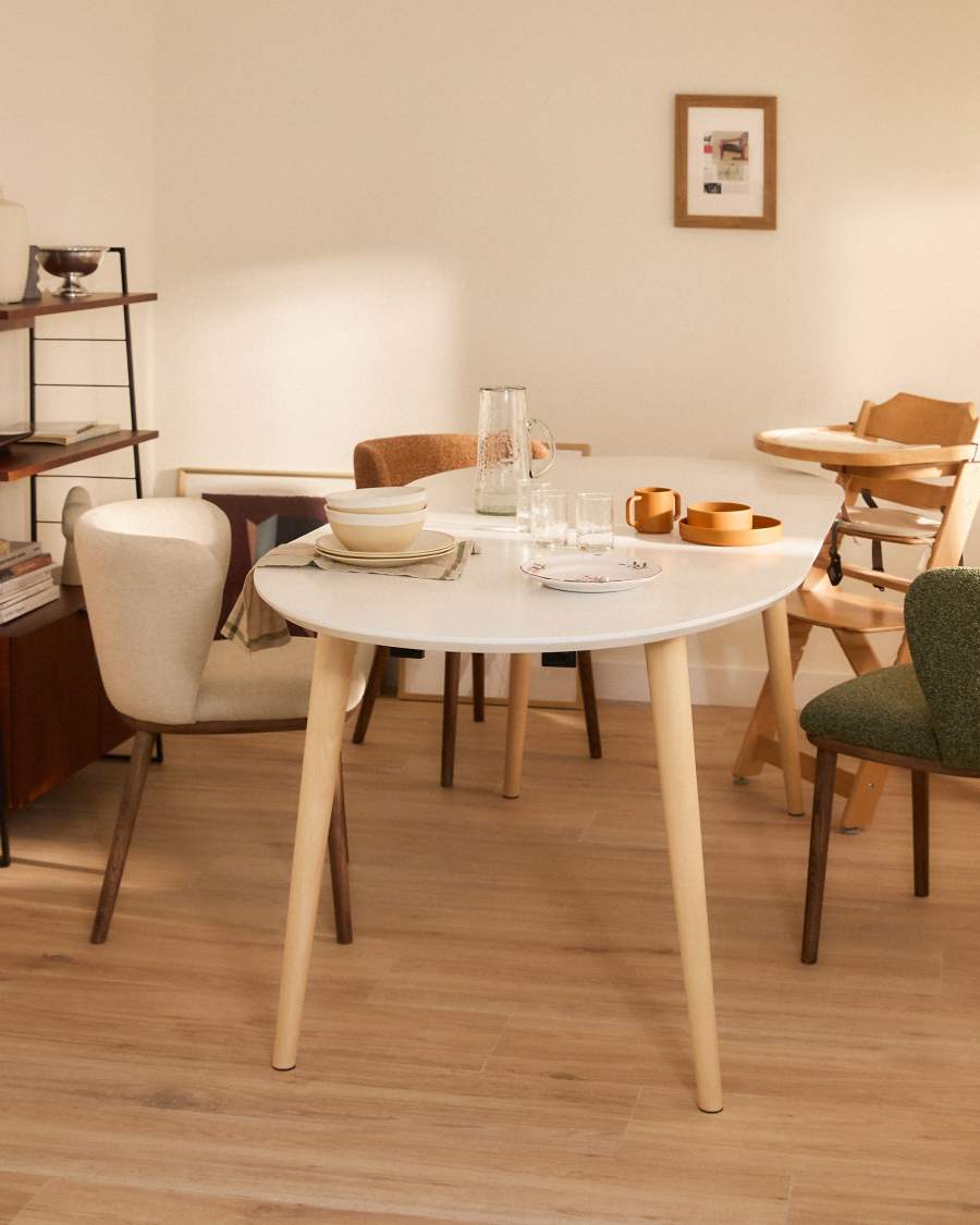 Oqui oval extendable MDF table with white lacquer and solid beech legs 120 (200) x 90 cm