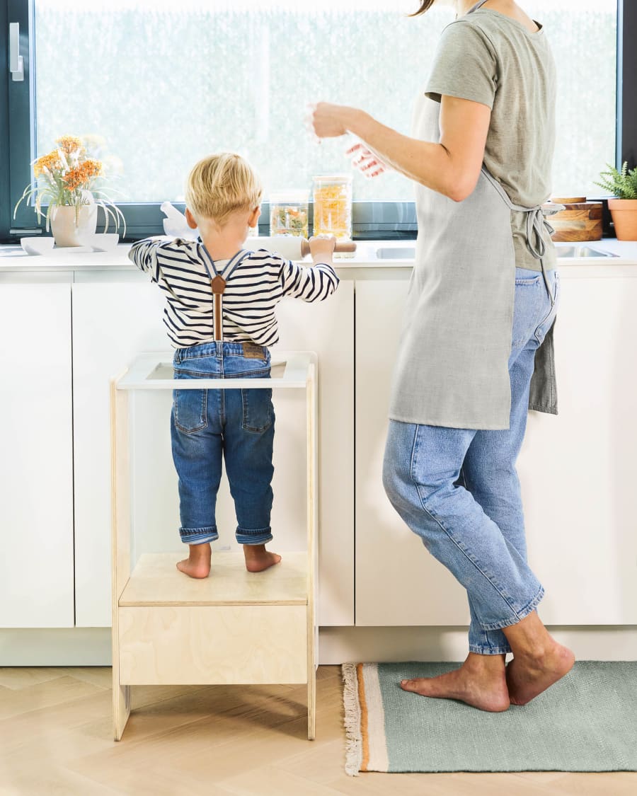 Nuun learning Tower in birch veneer Kave Home