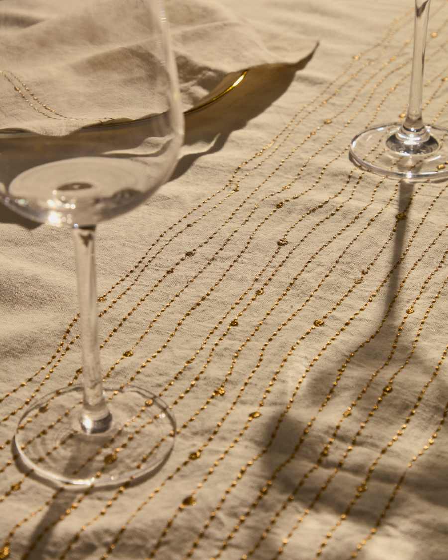 Tischdecke Flia aus Leinen und Baumwolle weiß mit goldfarbener Lurex-Stickerei 150 x 250 cm
