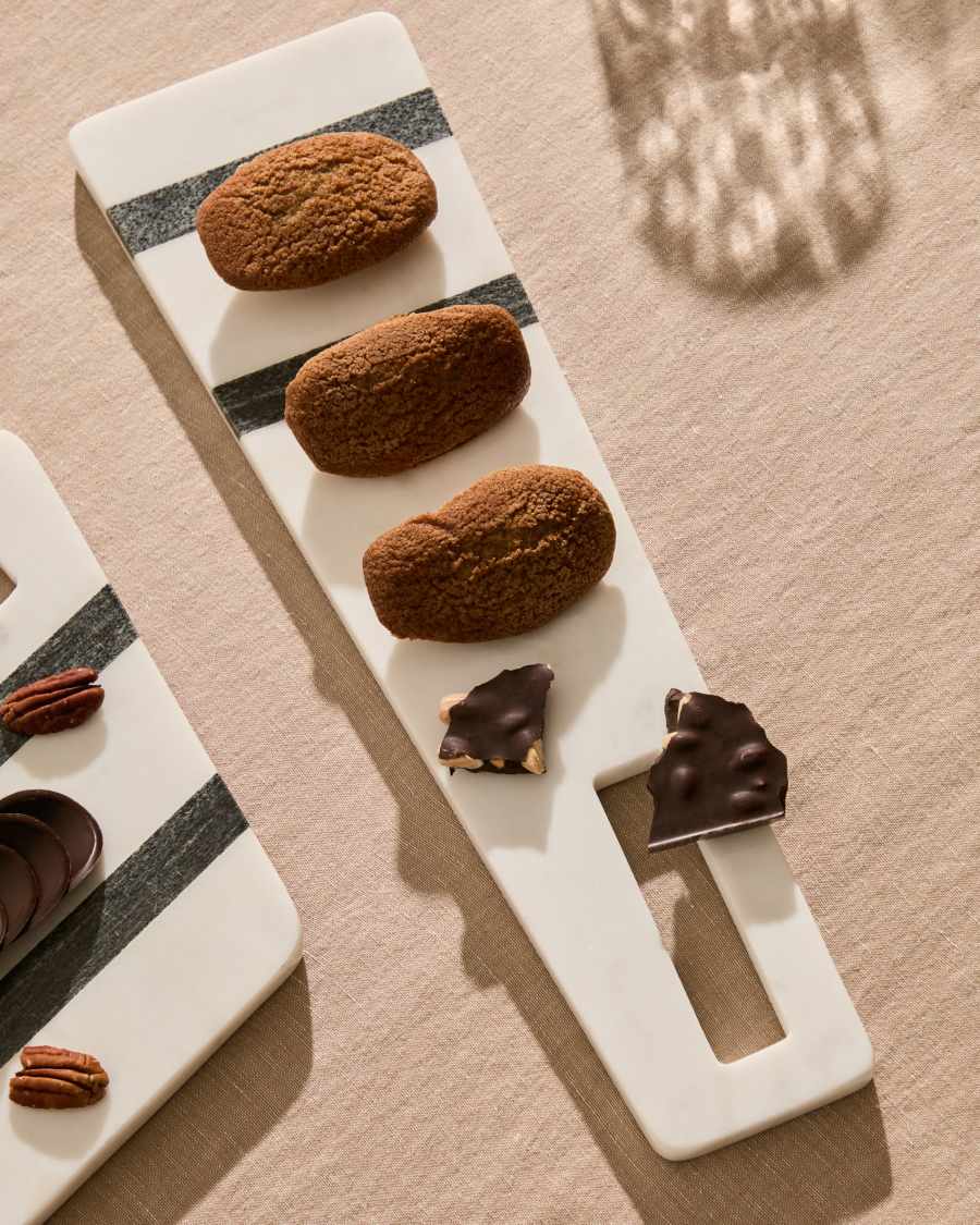 Nira small serving board in white and grey marble