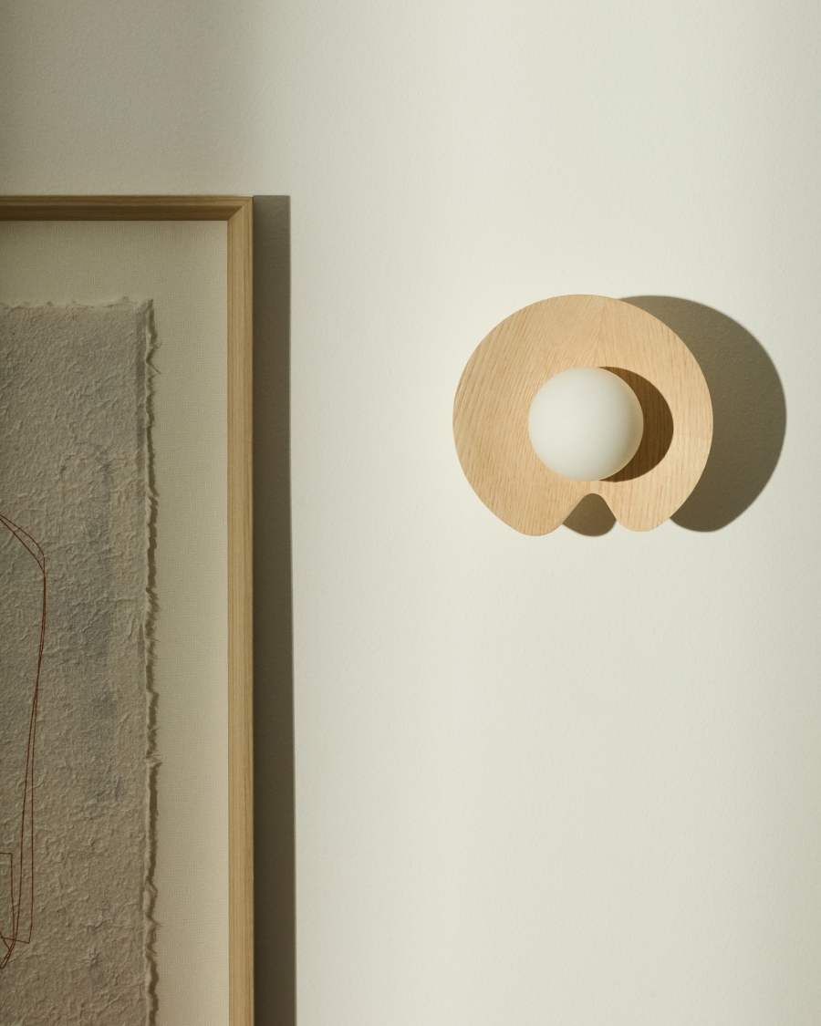 Wilara oak veneer wall-mounted light fixture with 1 smoked glass ball
