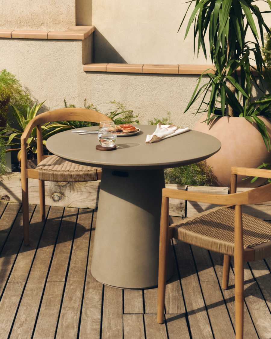 Itai runder Outdoor Tisch aus Zement Ø 90 cm