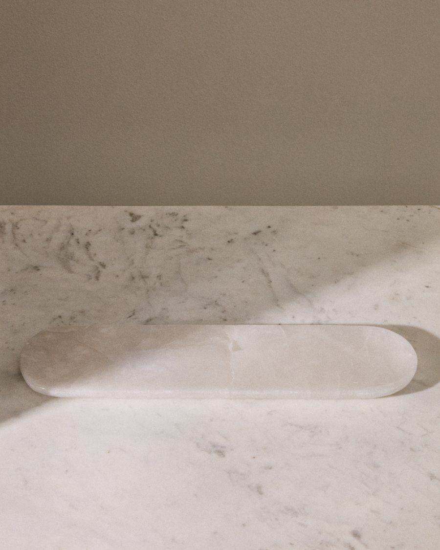 Noreli alabaster centrepiece