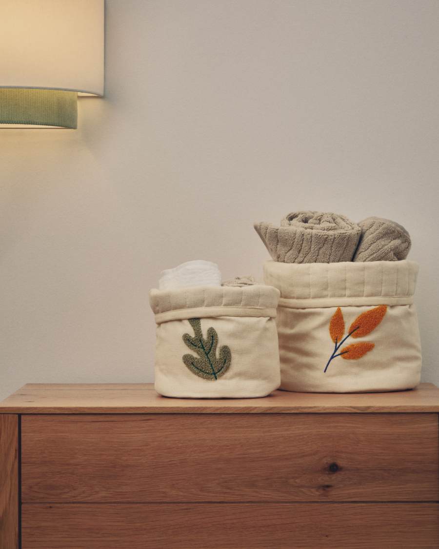 Tandani set of 2 beige cotton children's baskets with embroidered leaves