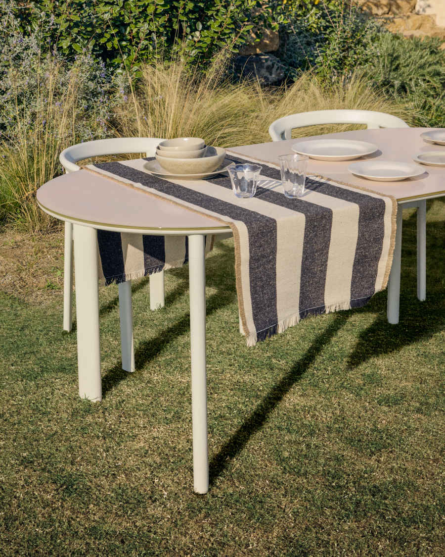 Ovaler Tisch Erice aus Aluminium und gehärtetem Glas in Ecru 230 x 100 cm