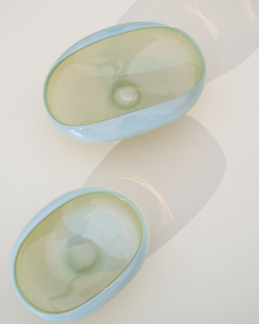 Nodila white glass centrepiece 23 x 16.5cm
