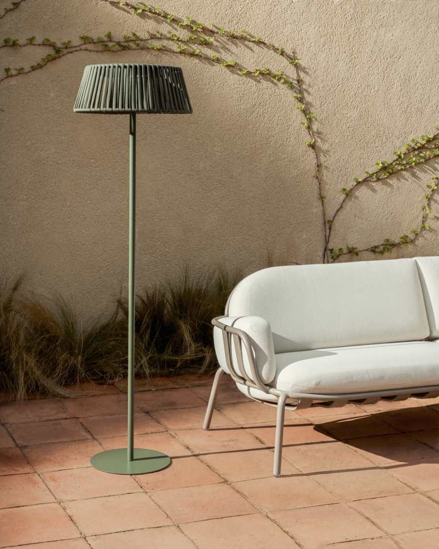 Outdoor-Solar-Stehlampe Aldet aus flachem Seil mit grünem Metallfuß, Ø 46 cm