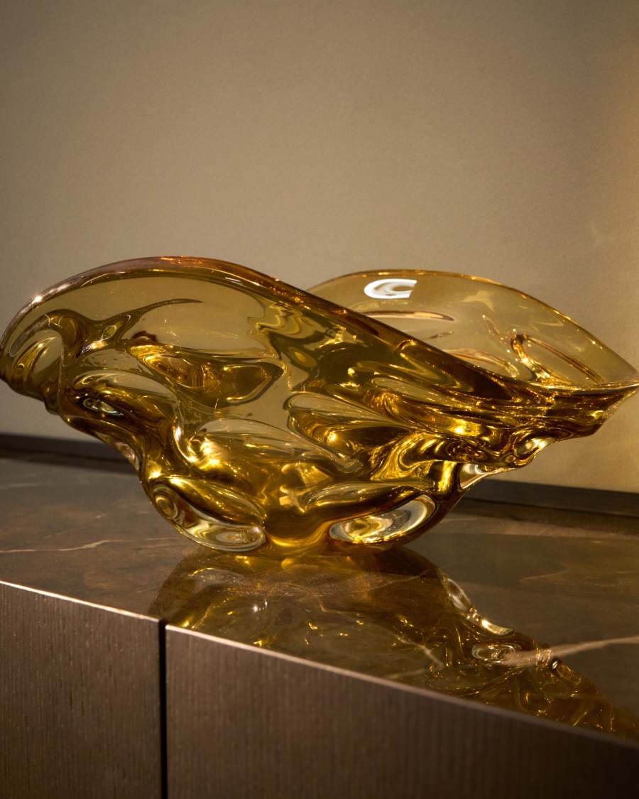Sidula centrepiece in light amber glass 26 x 38 cm