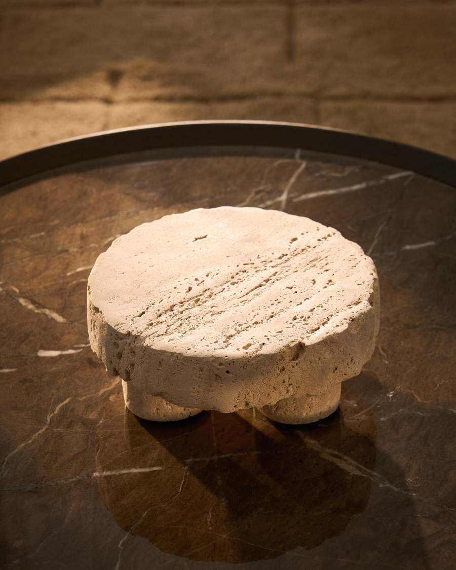 Zuno travertine centrepiece with raw finish Ø 20 cm