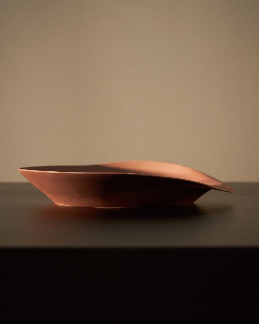 Ebenor centrepiece in chocolate brown ceramic Ø50 cm
