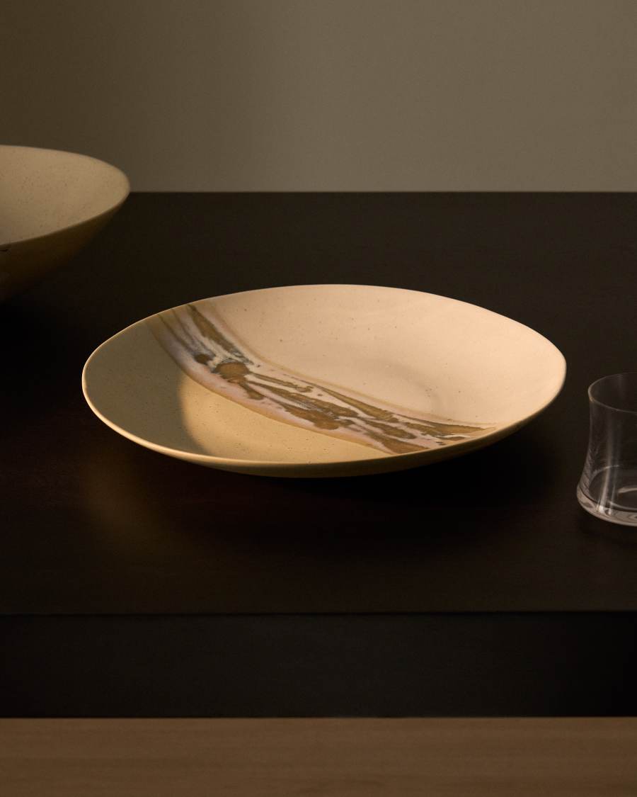 Arvela grey ceramic centrepiece
