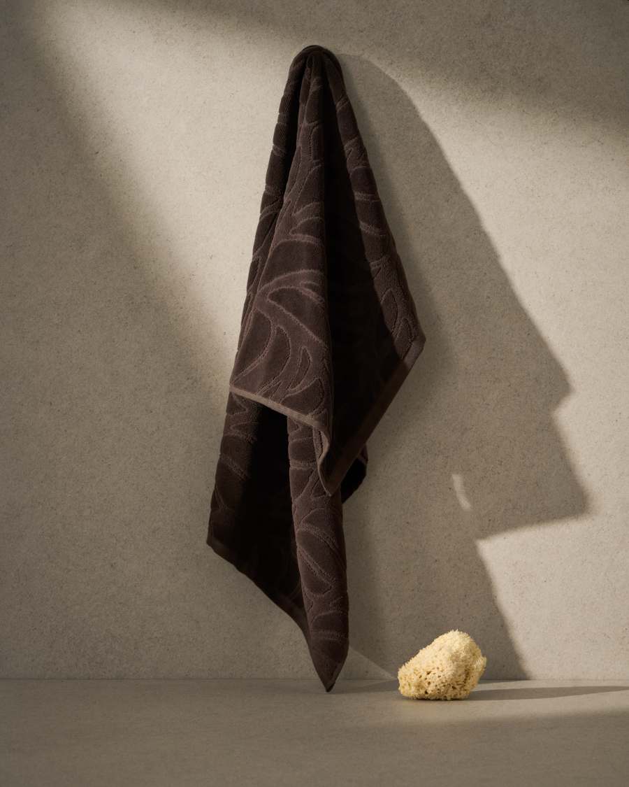 Lurevi 100% cotton jacquard hand towel with a brown velvet finish 50 x 90 cm