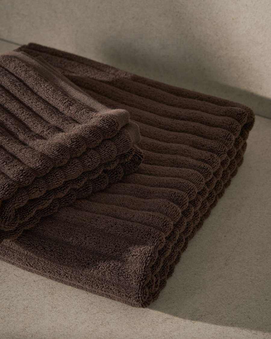 Navira 100% cotton brown 70 x 140 cm bath towel