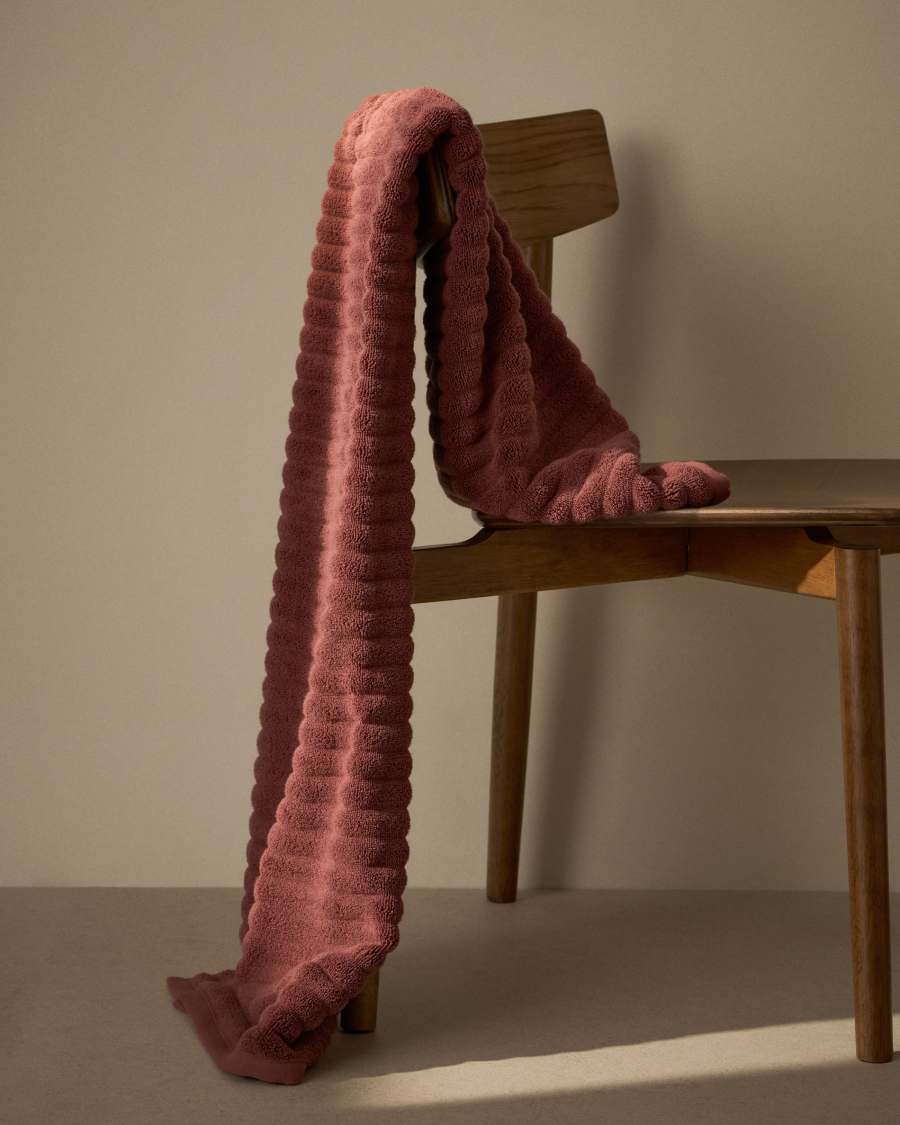 Navira 100% cotton maroon 70 x 140 cm bath towel