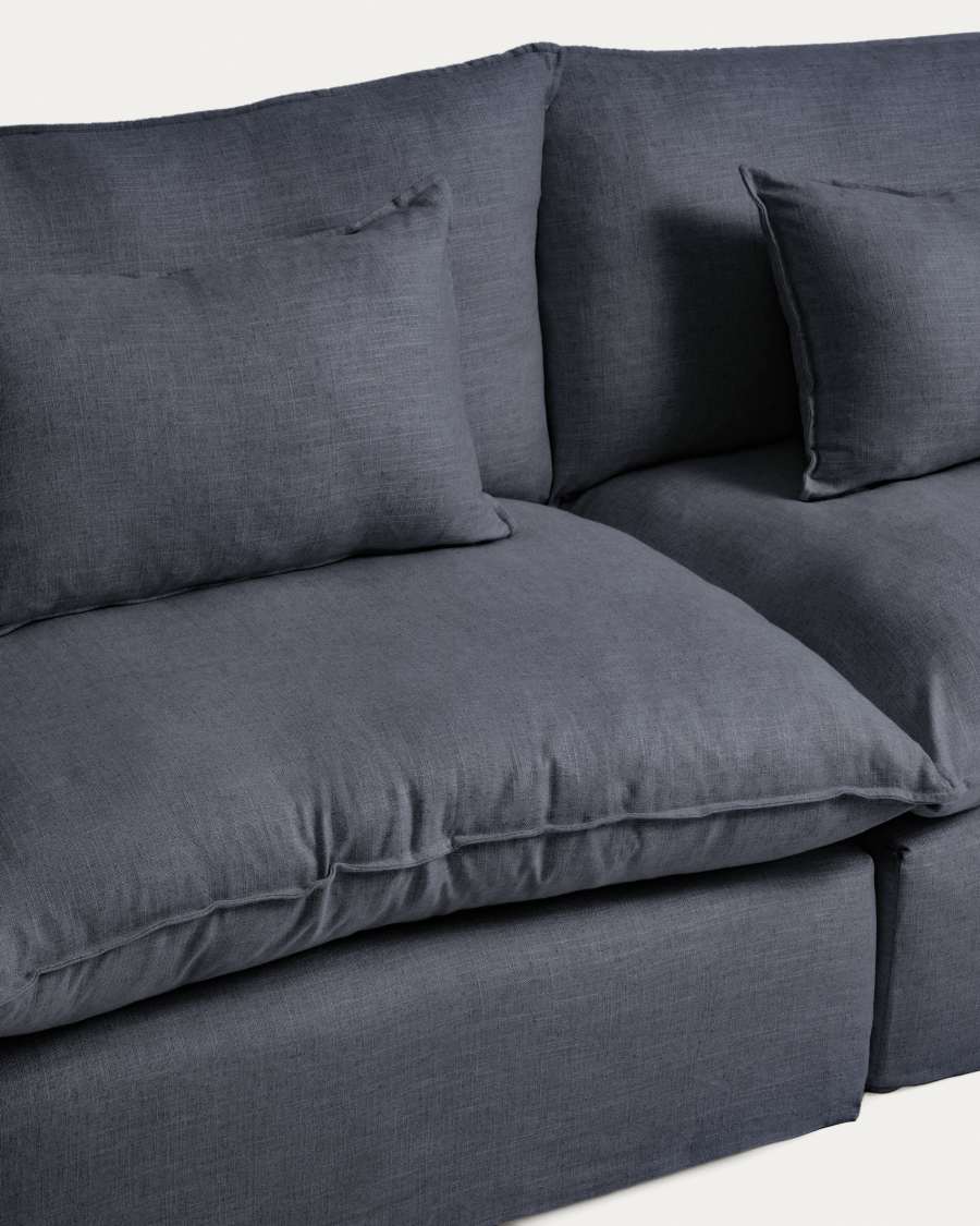 Gros plan des modules du canapé Anarela en lin gris anthracite, avec coussins de dossier.