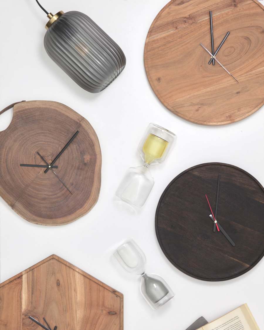 Zakie hexagonal wall clock in solid acacia wood with natural finish, 35,5 x 40,5 cm