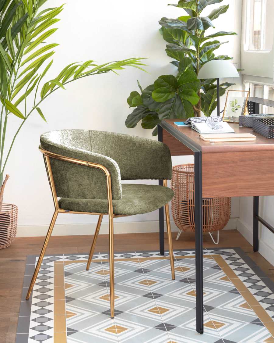 Chaise Runnie en chenille vert foncé avec pieds en acier finition dorée