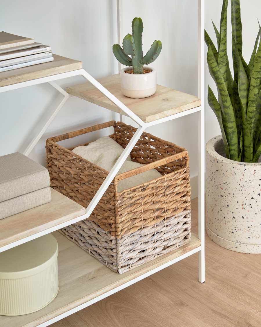 Words basket natural and white