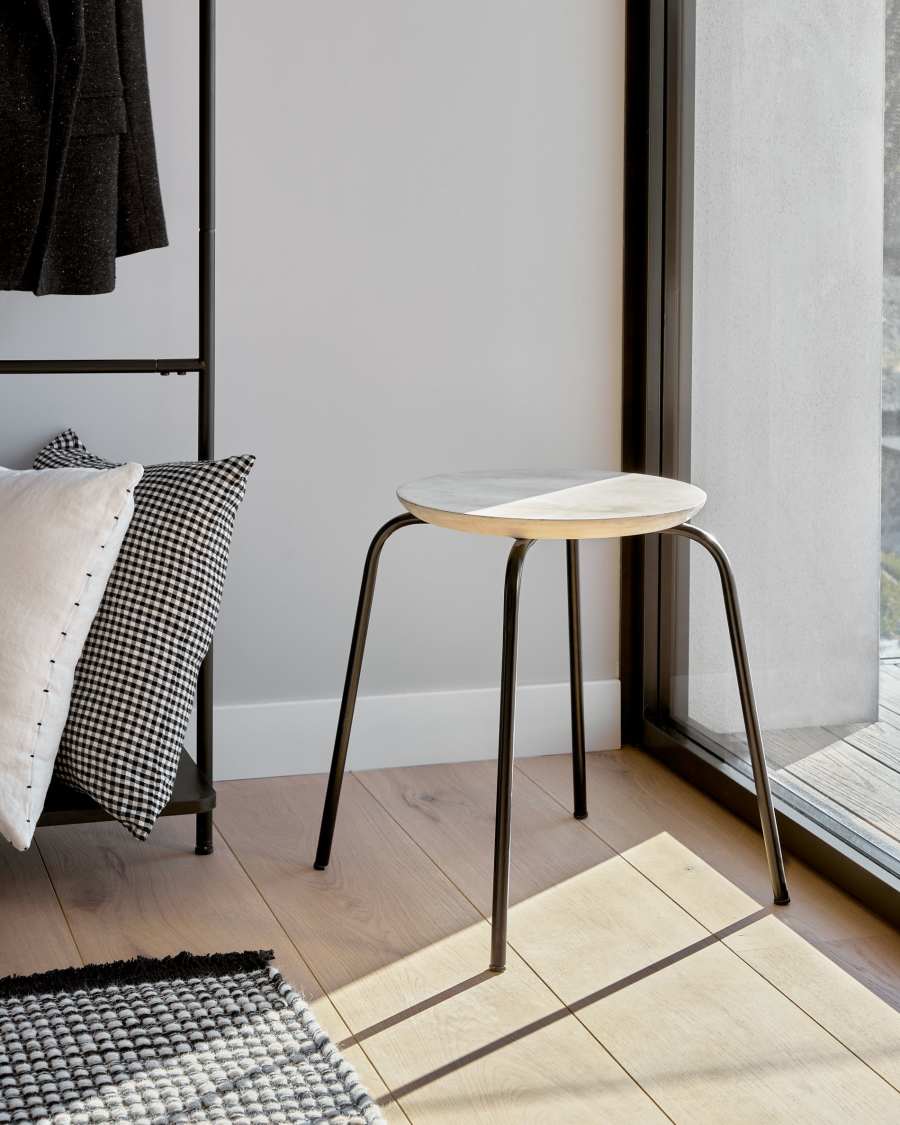 Σκαμπό Ren, μασίφ ξύλο μάνγκο, μαύρα ατσάλινα πόδια