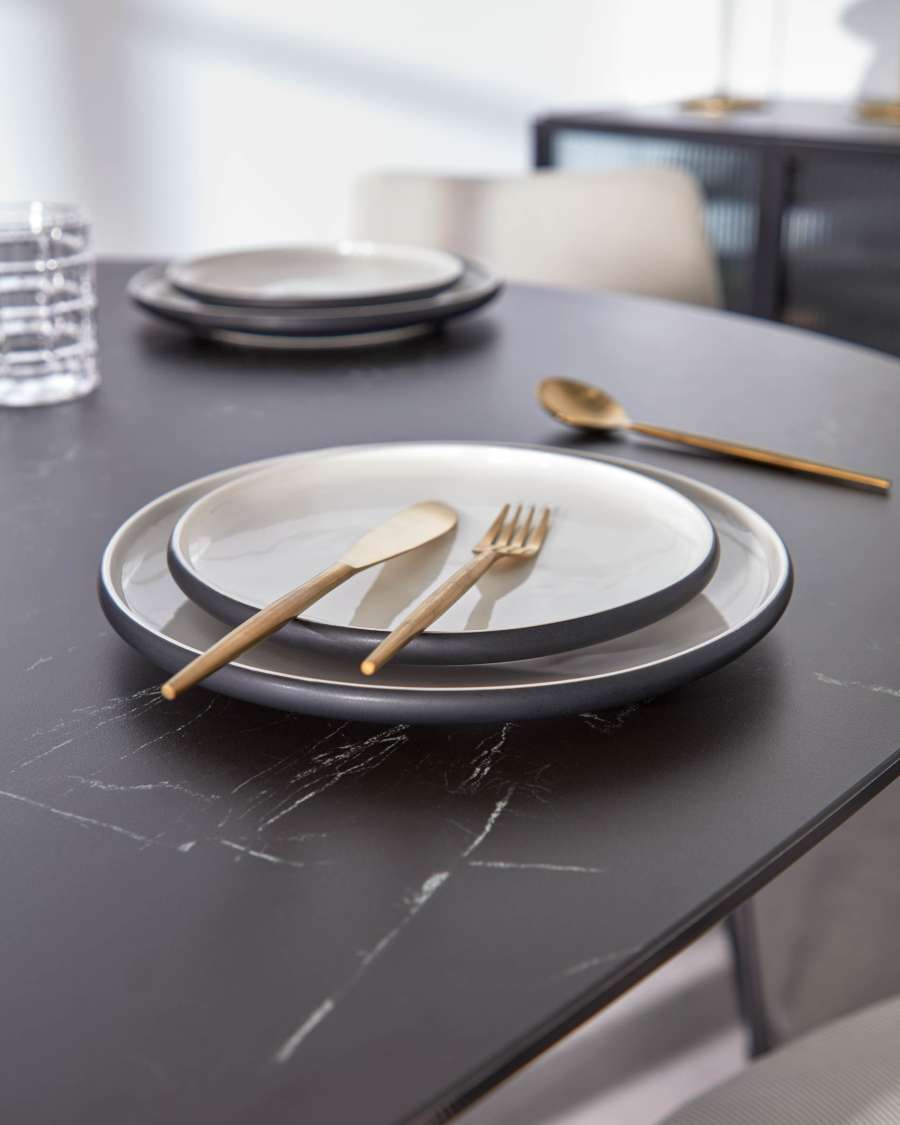 Assiette plate Sadashi en porcelaine noir et blanc