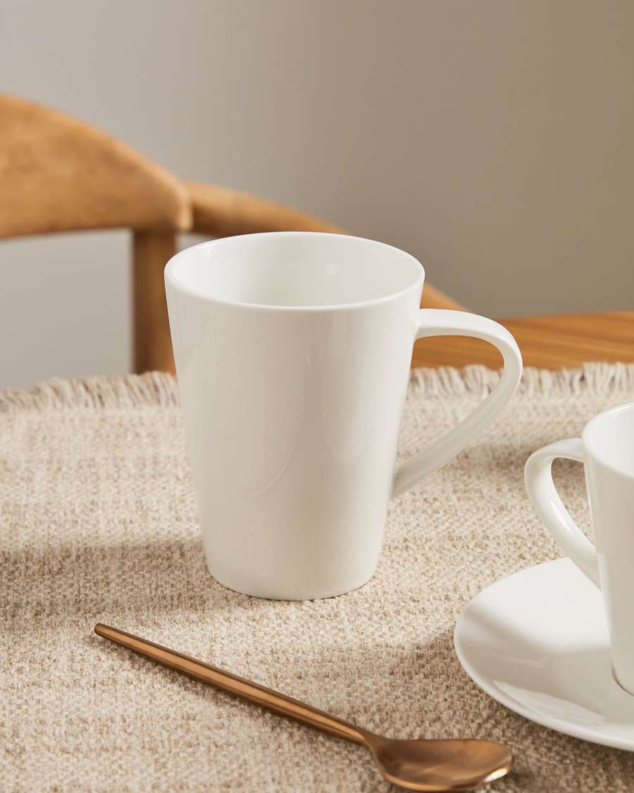 Pierina porcelain cup in white