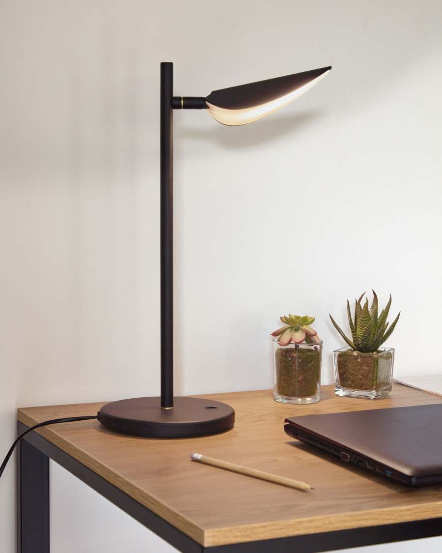 Veleira steel table lamp