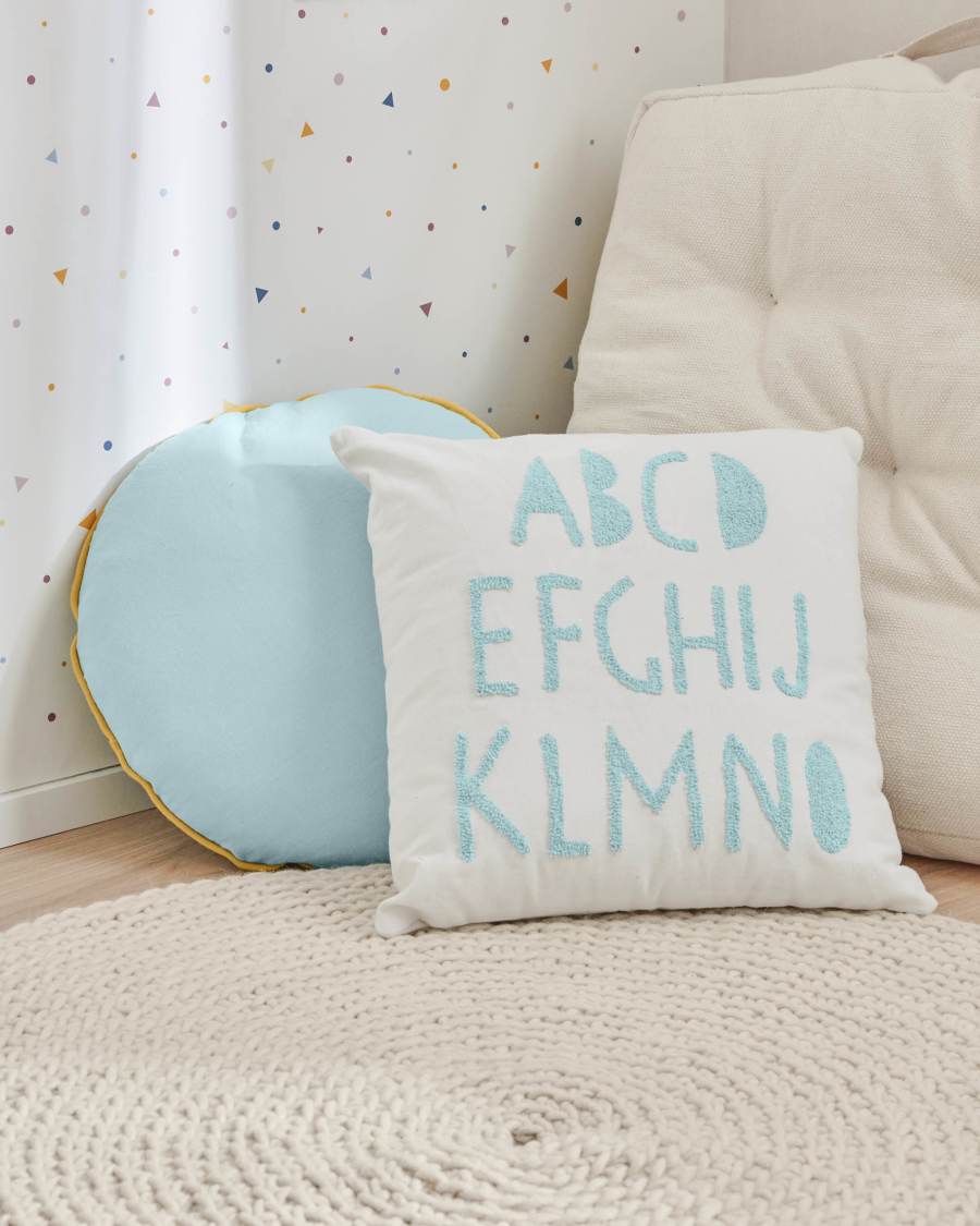 Housse de coussin Keila 100 % coton blanc alphabet bleu 45 x 45 cm