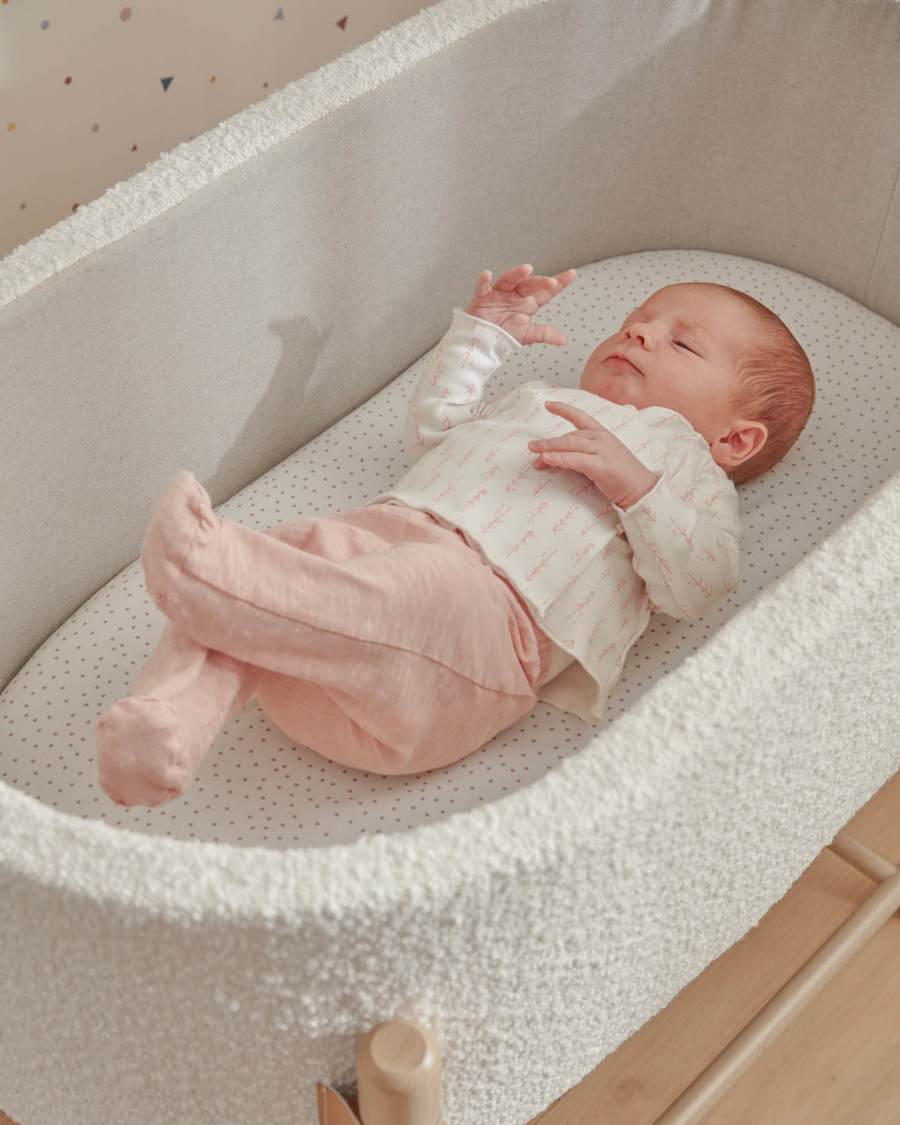 100% cotton (GOTS) sheet with pink dots for Nahima moses basket