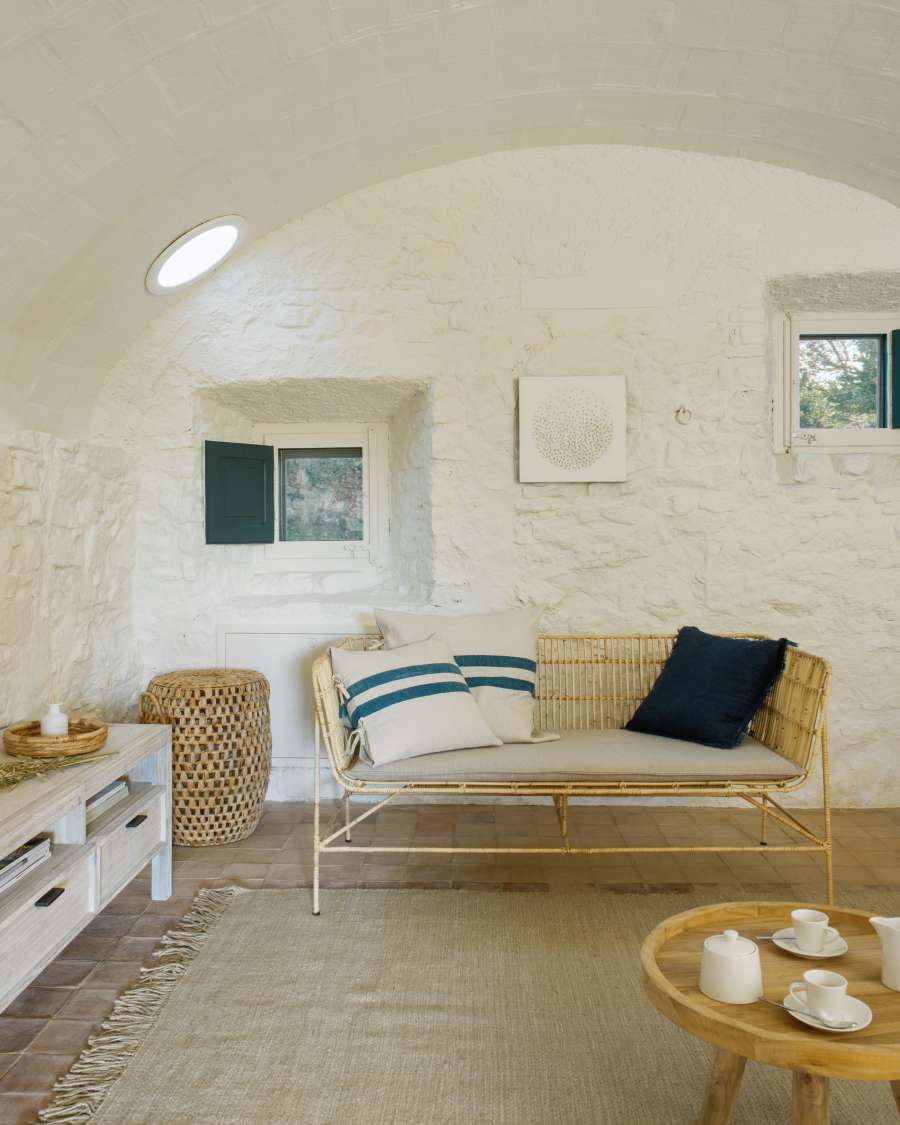 Adys picture with circle and white dots 40 x 40 cm