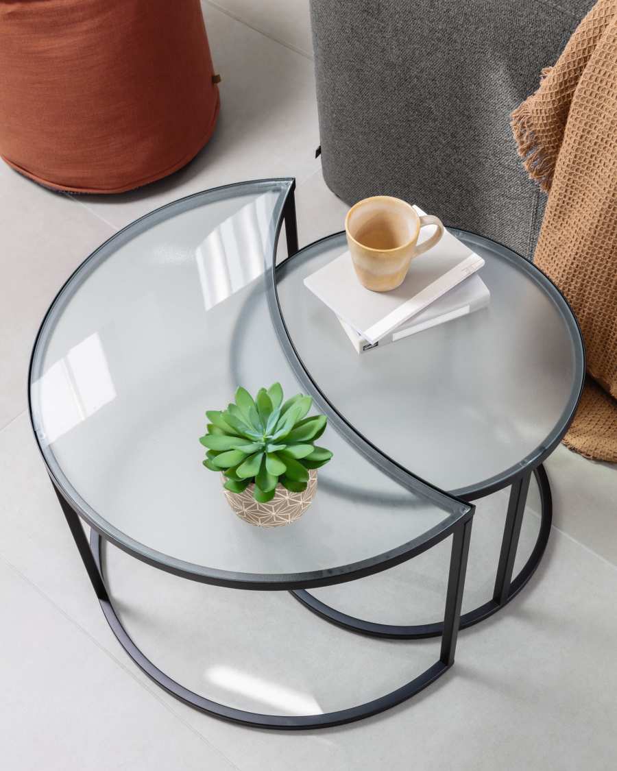 Bast set of 2 side tables