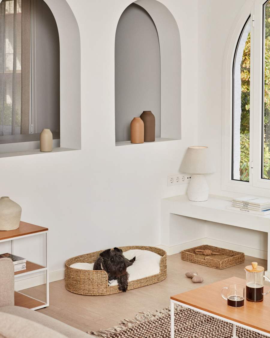 Codie portable pet cushion in white fur, Ø 80 x 10 cm