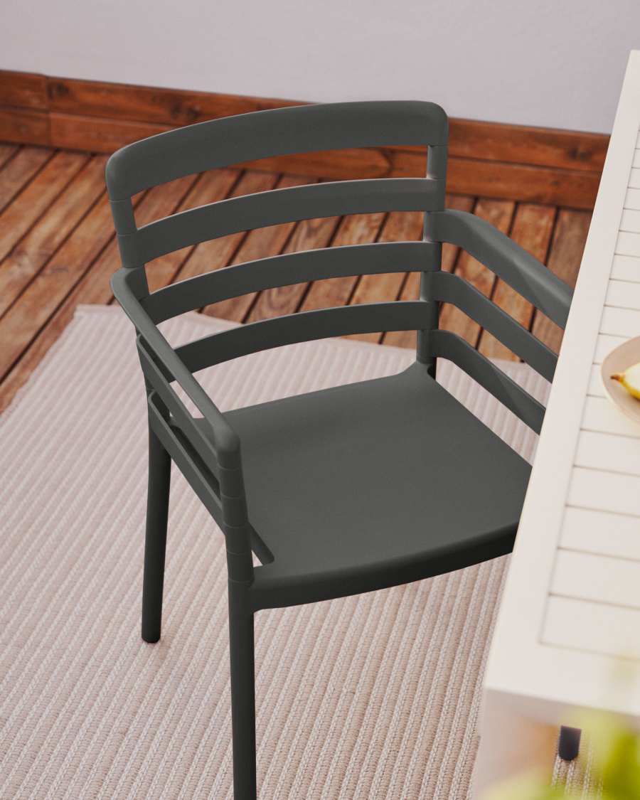 Sedia da esterno Nariet in plastica nera