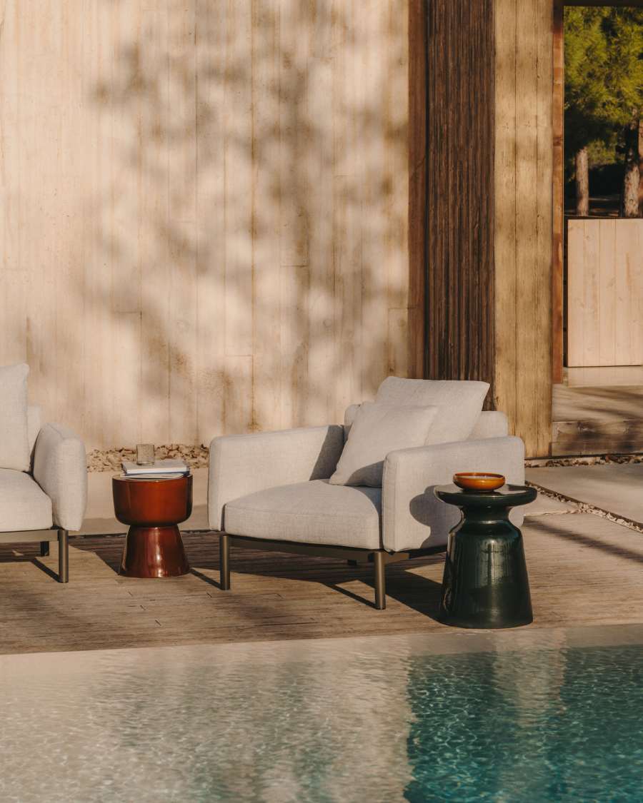 Mesquida outdoor side table in ceramic with glazed terracotta finish Ø 36cm