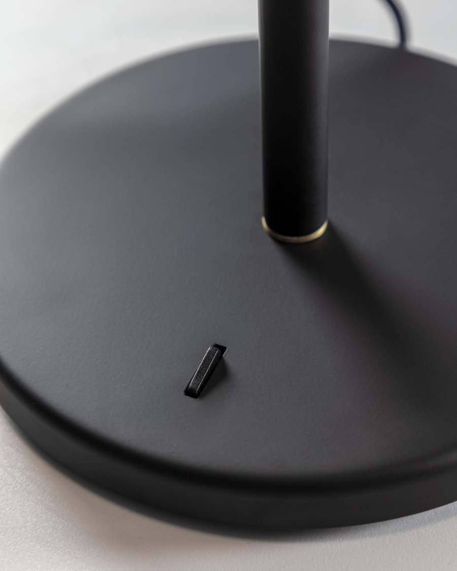 Veleira steel table lamp